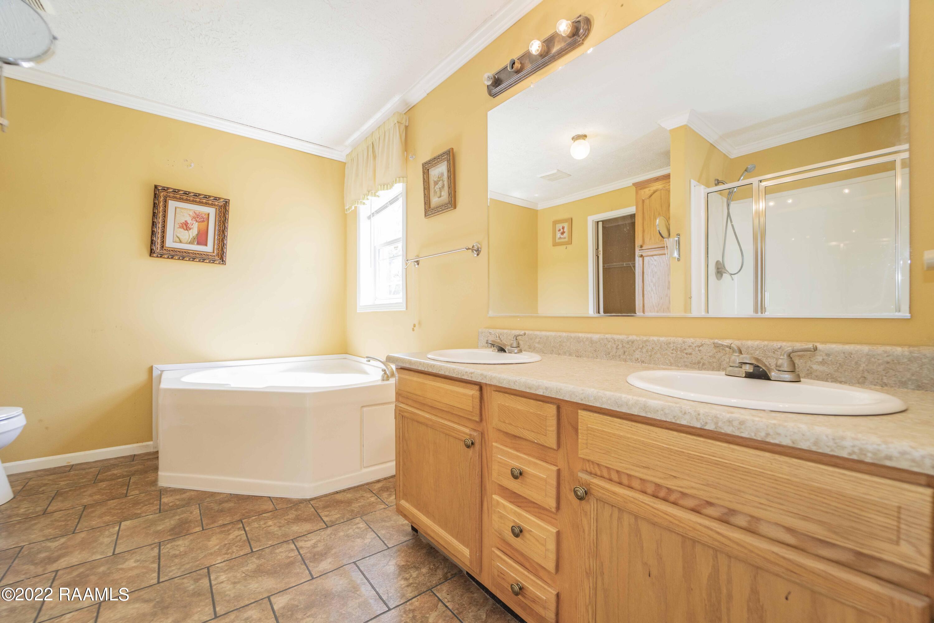 599 Frilot Cove Road Opelousas, LA 70570 - Photo 15 of 24 MasterBath1 (1)