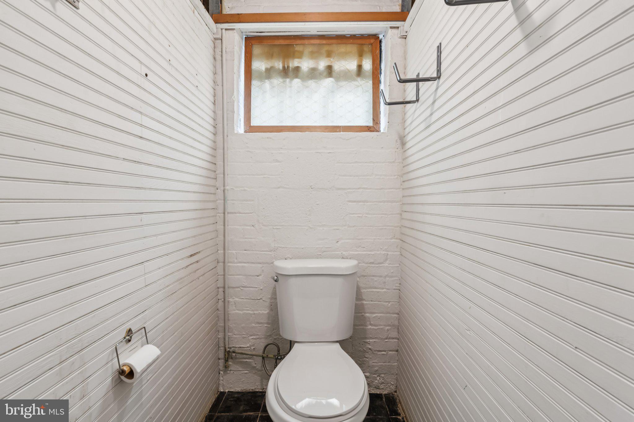 7201 Chestnut Street Chevy Chase, MD 20815 - Photo 21 of 34 Quarter bathroom