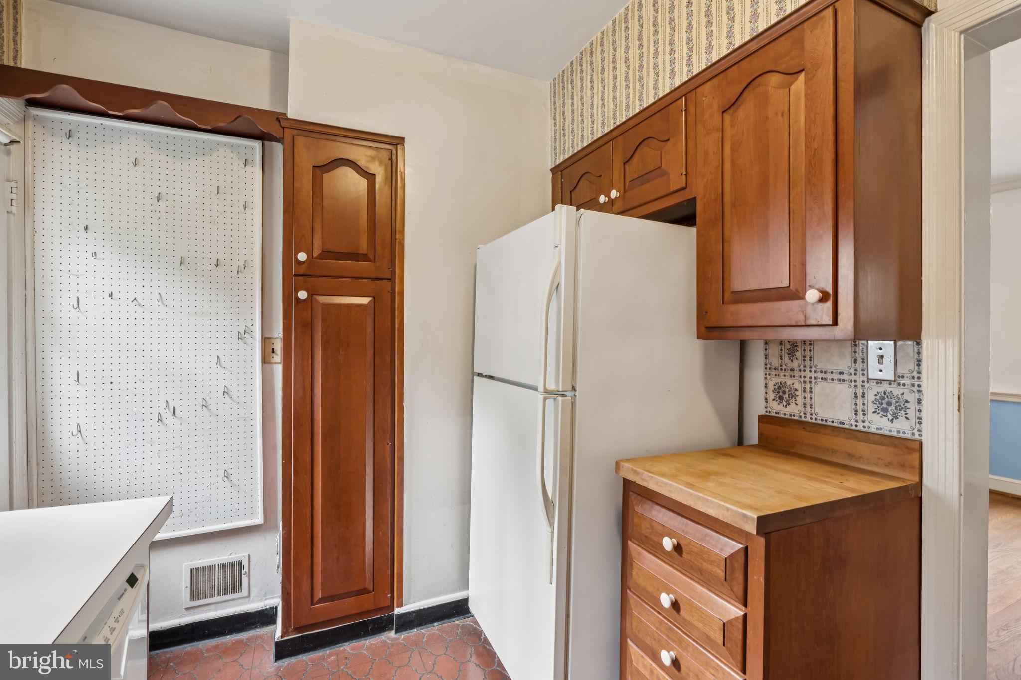 7201 Chestnut Street Chevy Chase, MD 20815 - Photo 10 of 34