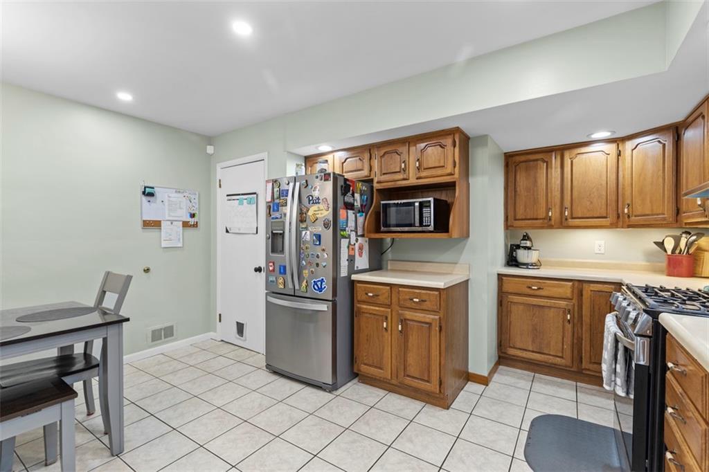 3214 Brodhead Road Aliquippa, PA 15001 - Photo 9 of 38 Gallery Image 9