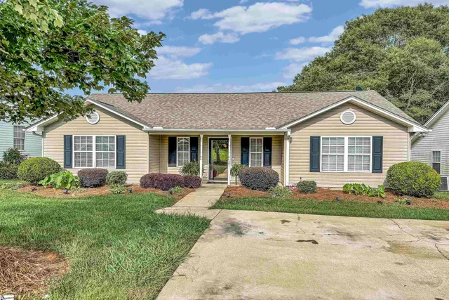 $244,900 | 361 Split Oak Lane, Inman, SC 29349