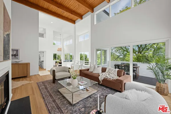 $1,890,000 | 6969 Woodrow Wilson Drive, Los Angeles, CA 90068