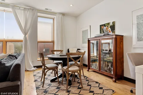 $3,750 | 1842 North Damen Avenue, Unit 2N, Chicago, IL 60647