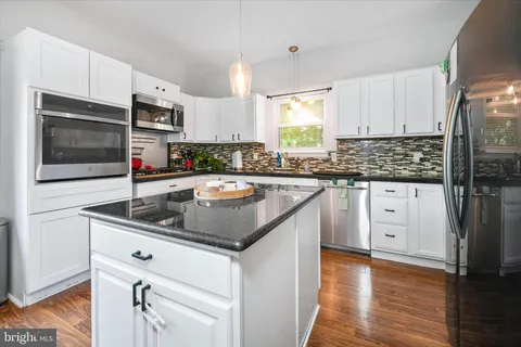 $330,000 | 29 West Lake Street, Middletown, DE 19709