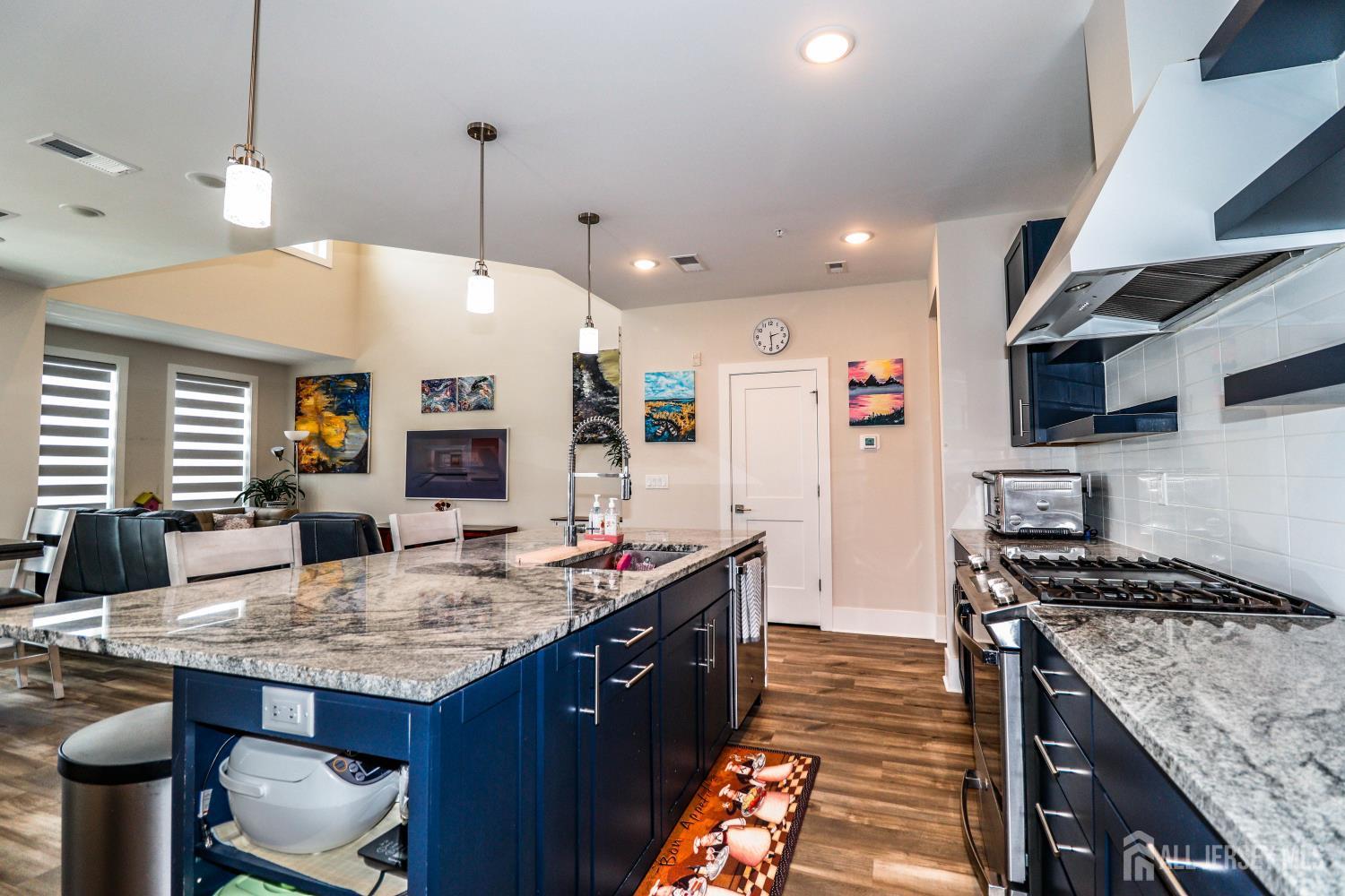 715 Station Road Dunellen, NJ 08812 - Photo 4 of 26