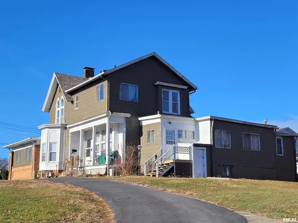 $875,000 | 210 North 12th Street, Unit 206N, Mount Vernon, IL 62864