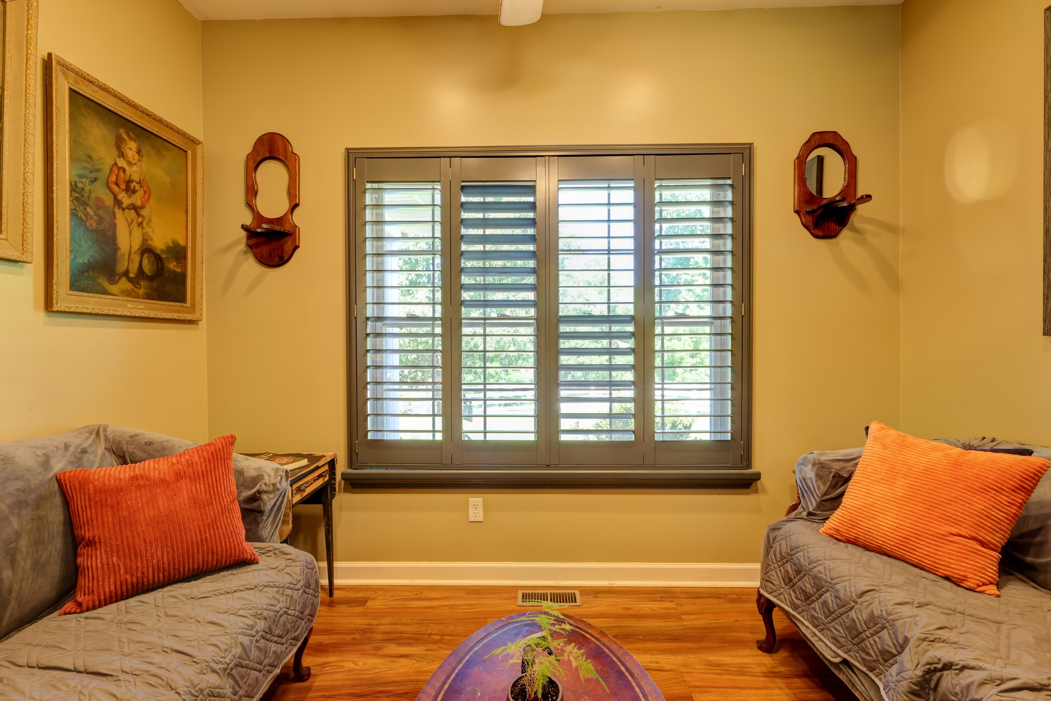 2251 Davidson Graveyard Road Clarksville, TN 37043 - Photo 43 of 78 a bedroom with a bed and couch