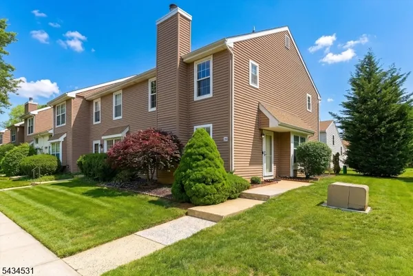 $448,888 | 39 Canterbury Circle, Somerset, NJ 08873