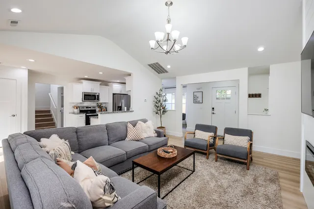 $449,900 | 202 Eastberrys Creek Road, Duncan, SC 29334