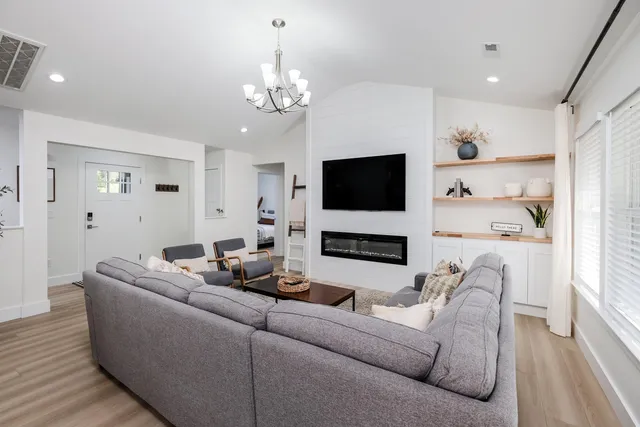 $449,900 | 202 Eastberrys Creek Road, Duncan, SC 29334