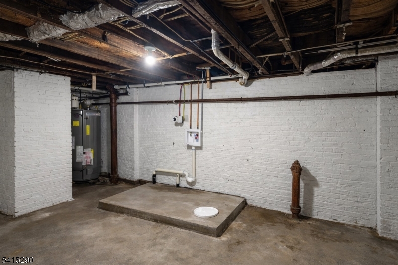 64 North 13th Street, Unit 2 Newark, NJ 07107 - Photo 15 of 16 a view of a garage