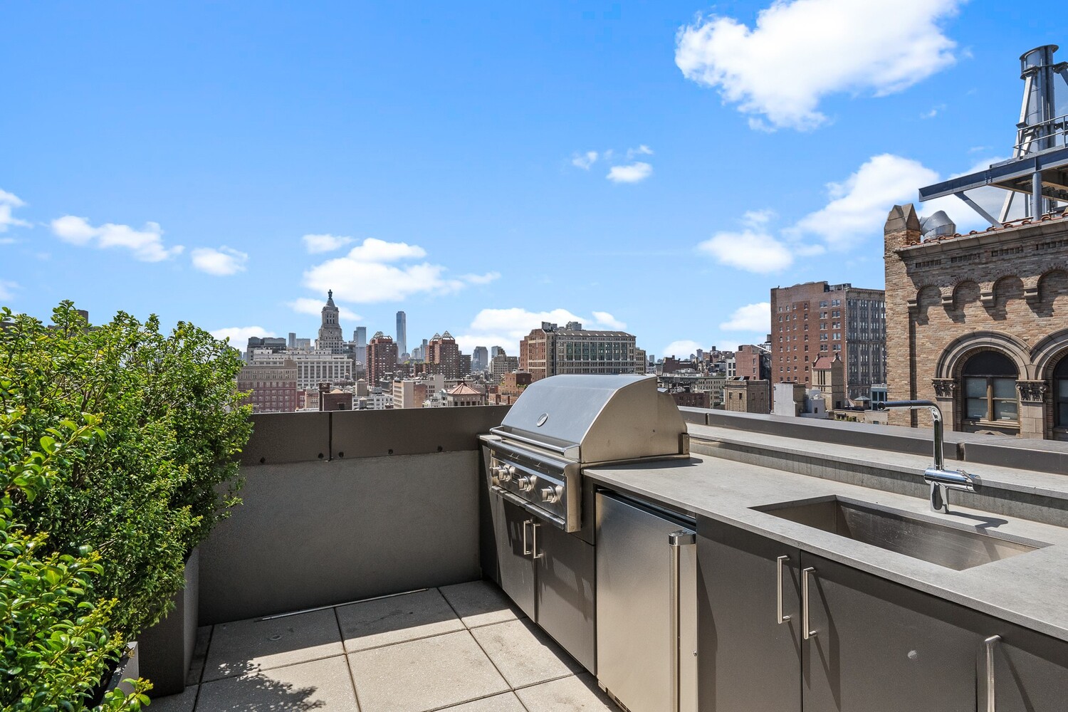 150 East 23rd Street, Unit 4C Manhattan, NY 10010 - Photo 11 of 12 a picture of city view