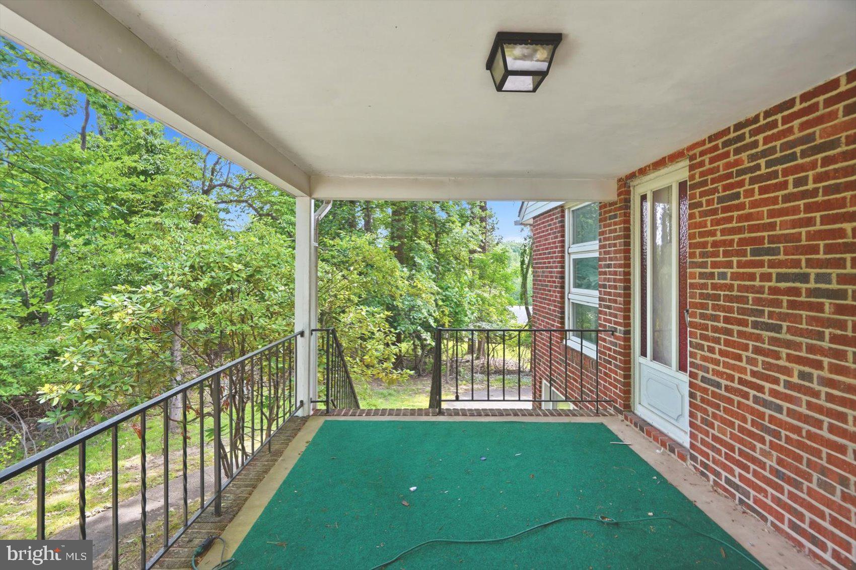 2703 Steele Road Baltimore, MD 21209 - Photo 5 of 34