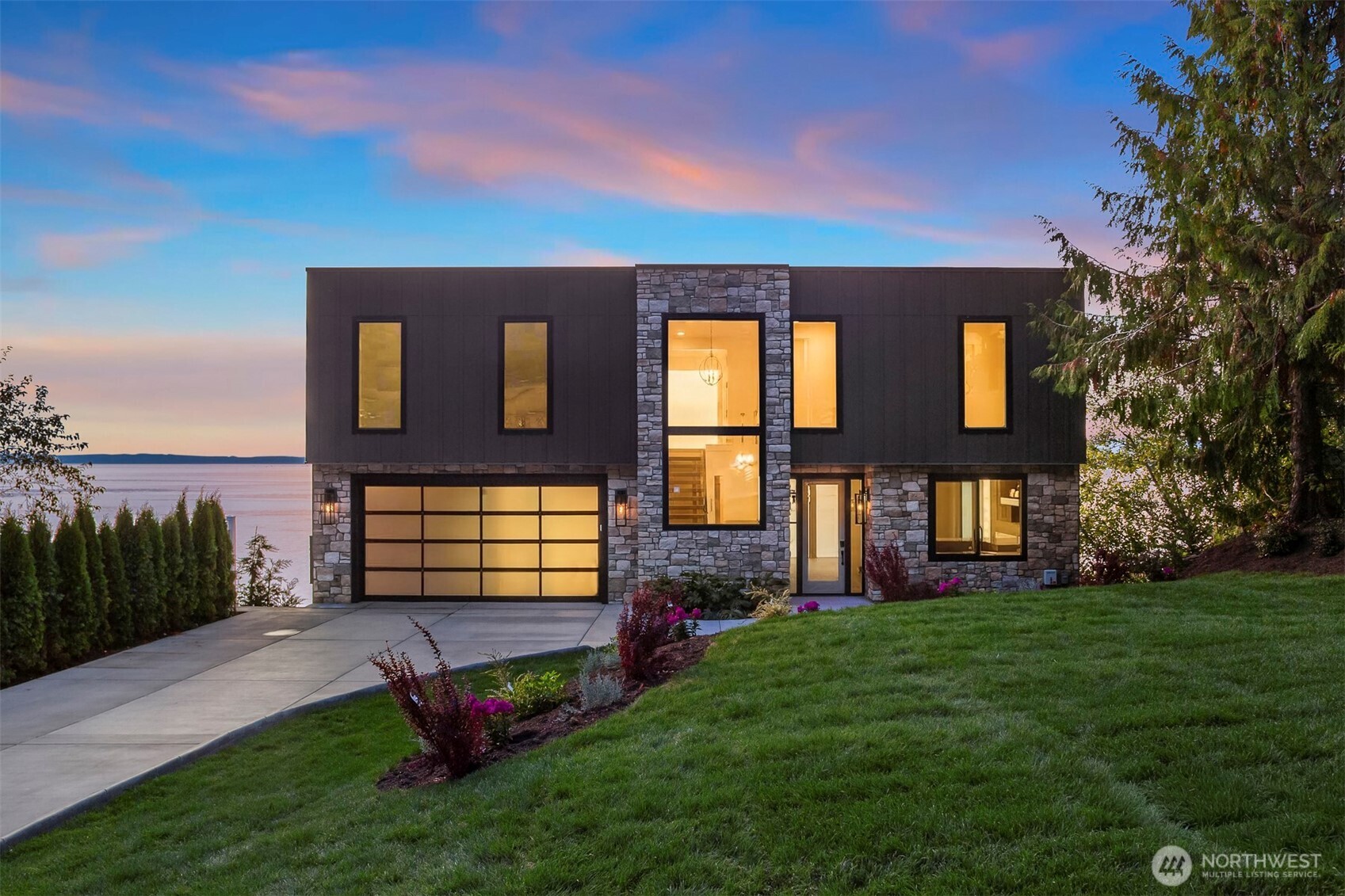 12306 Possession Lane Edmonds, WA 98026 - Photo 2 of 12 Gallery Image 2