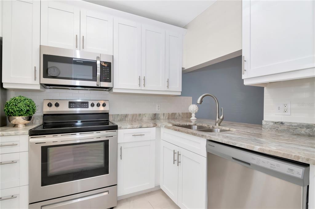 5100 Burchette Road, Unit 801 Tampa, FL 33647 - Photo 4 of 24