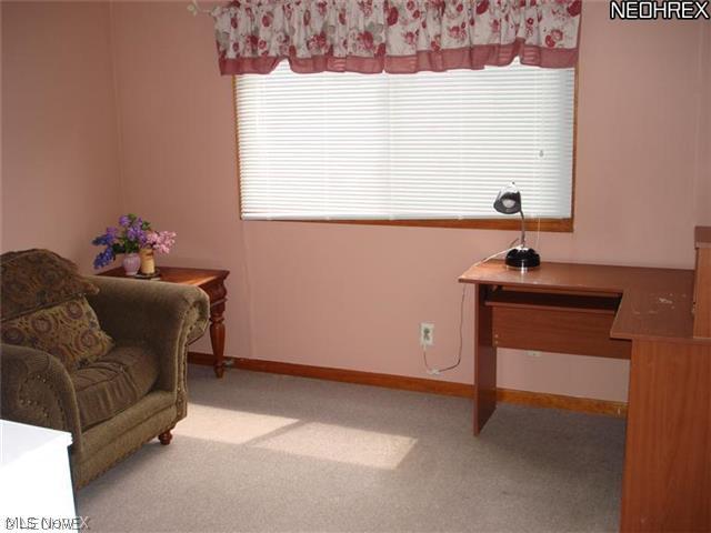 4076 Charlton Road Cleveland, OH 44121 - Photo 11 of 16