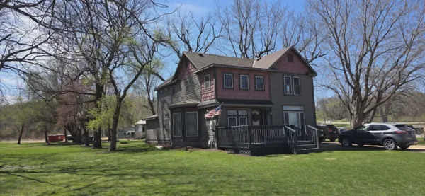 $220,000 | 214 Front Street East, Redwood Falls, MN 56283