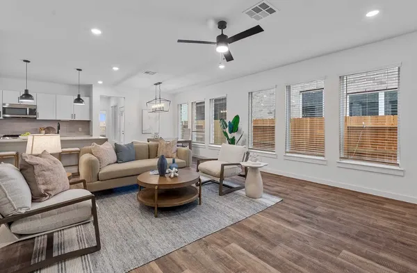 $2,775 | 1782 North Peach Creek Drive, Unit B, Dayton, TX 77535