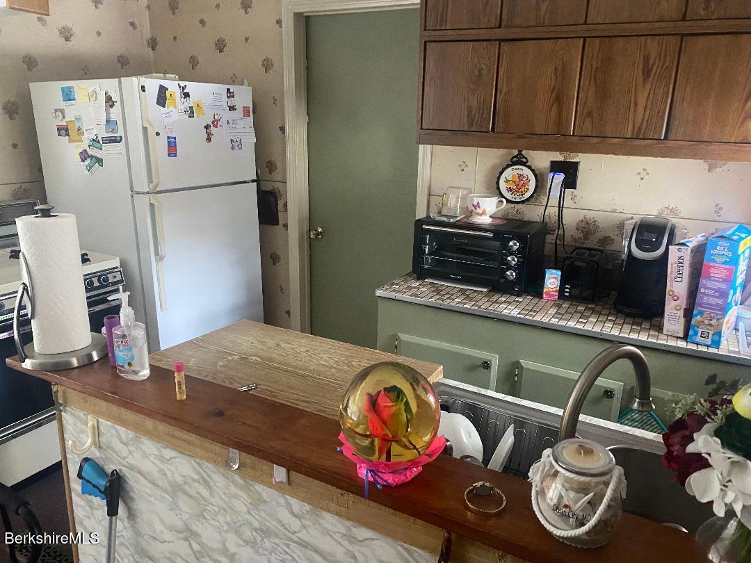 138 Upper Valley Road Washington, MA 01223 - Photo 7 of 7 upper valley kitchen