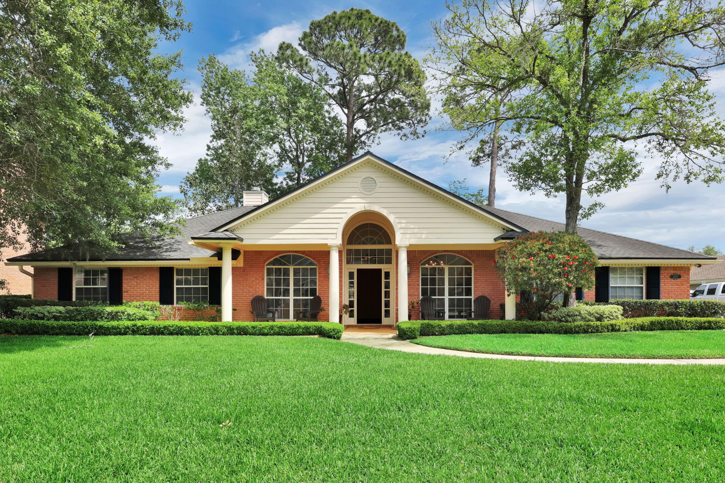 12207 Cattail Dr South  