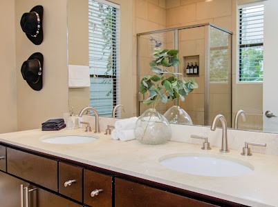 4510 Maxie Street, Unit B Houston, TX 77007 - Photo 19 of 39 a bathroom with a sink and a mirror