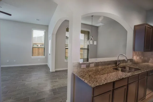 $1,695 | 125 Lakeview Court, Kyle, TX 78640