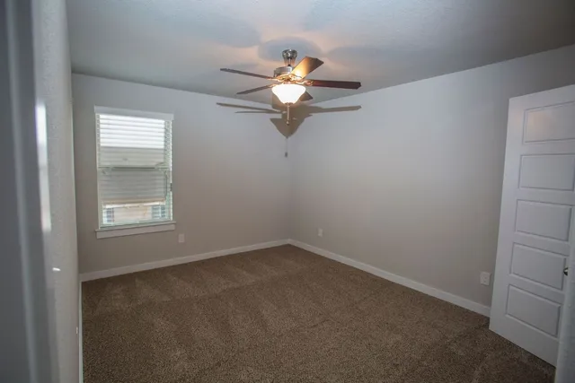 $1,695 | 125 Lakeview Court, Kyle, TX 78640