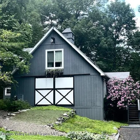 $845,000 | 126 Storks Nest Road, Round Top, NY 12473