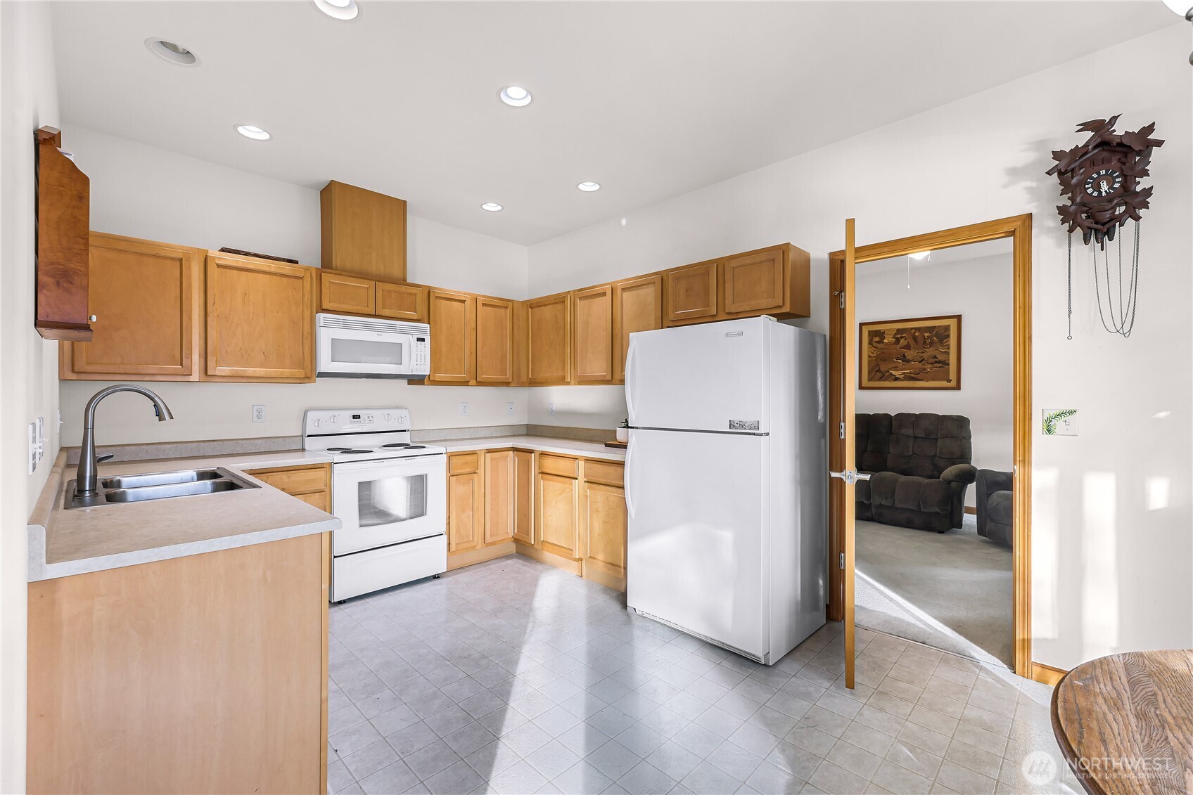 1305 Boon Street, Unit 213 Sumas, WA 98295 - Photo 11 of 30