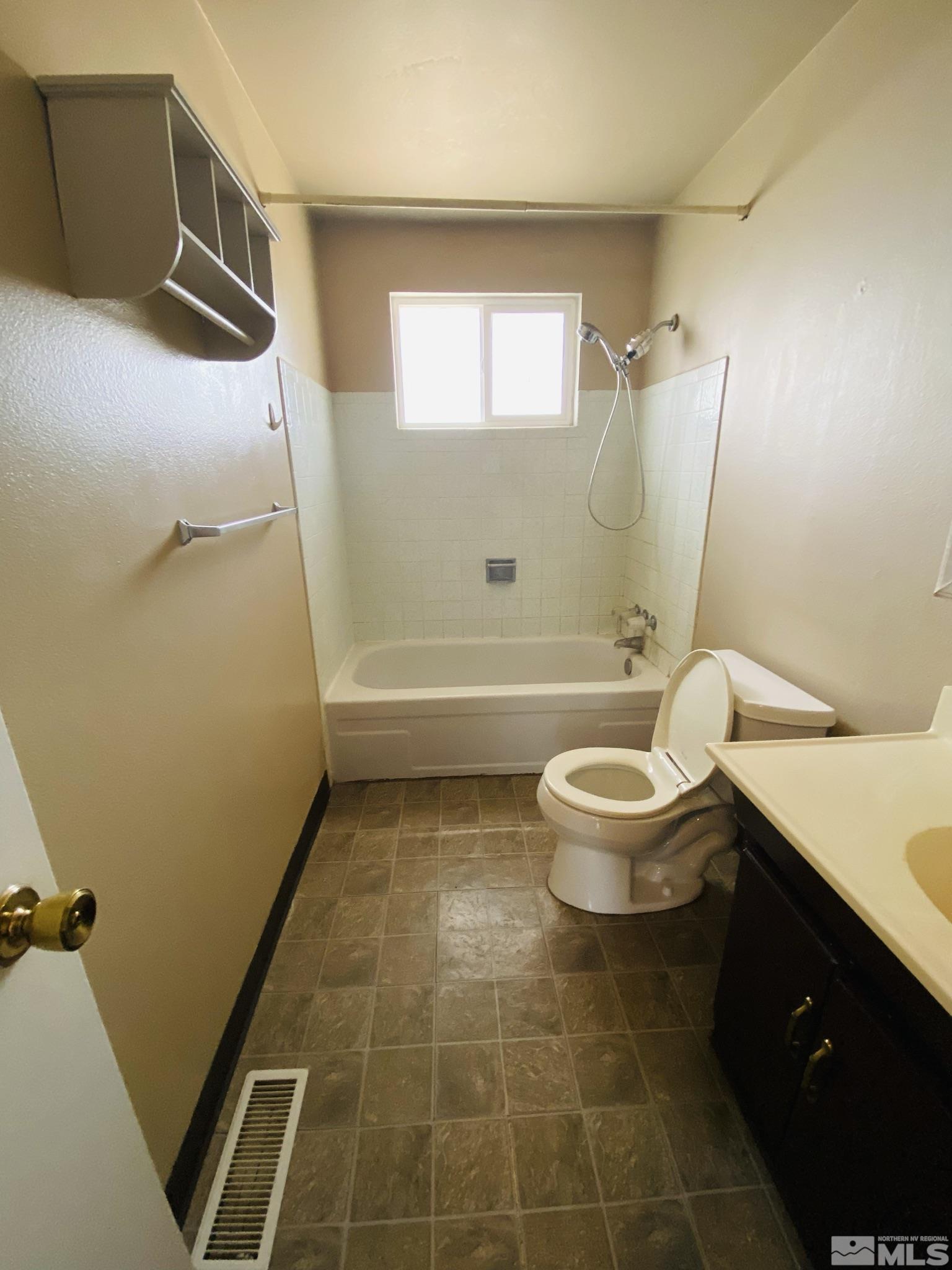 350 Curry Drive Fernley, NV 89408 - Photo 11 of 35 Photo 11