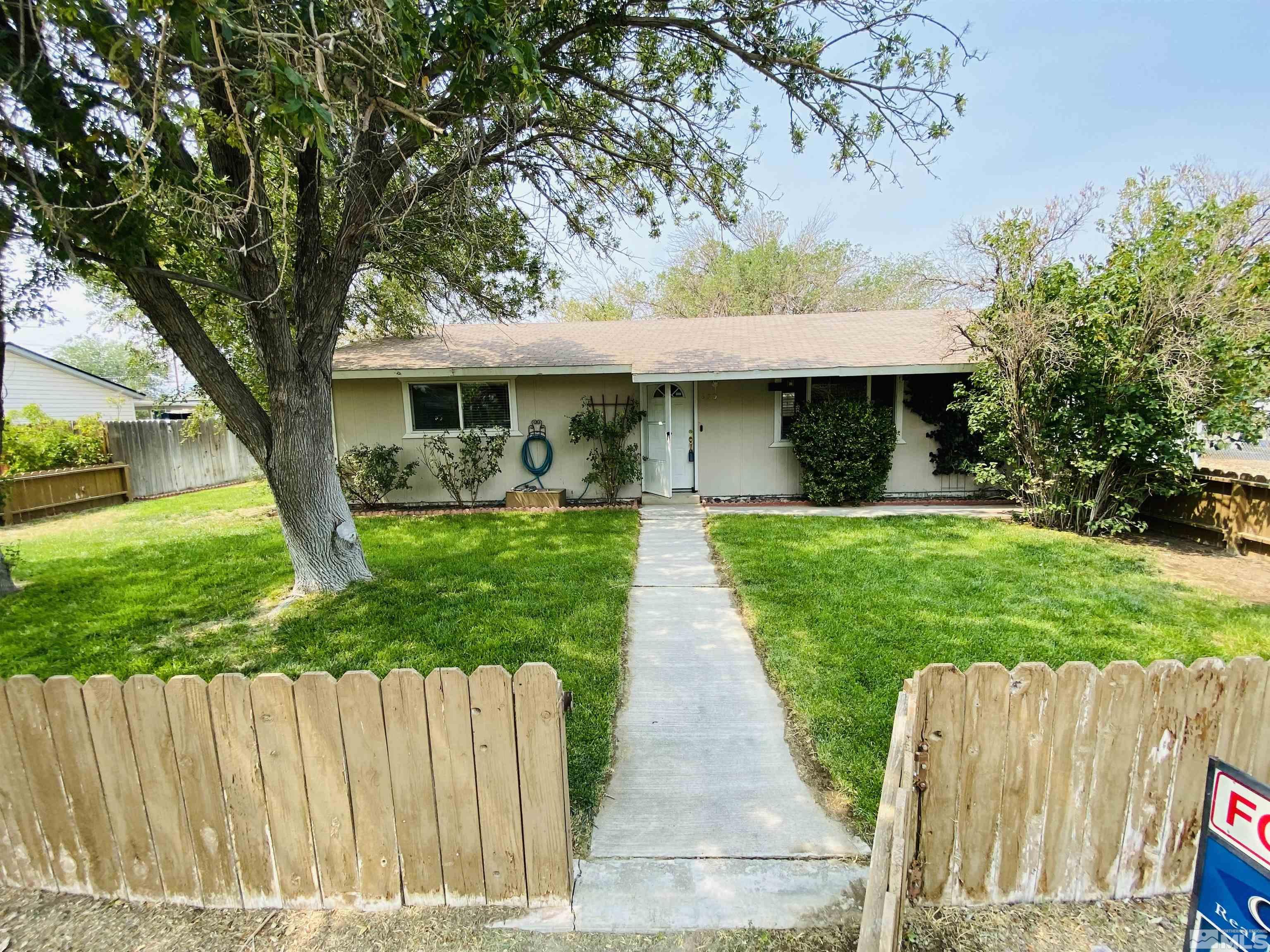 350 Curry Drive Fernley, NV 89408 - Photo 4 of 35 Photo 4