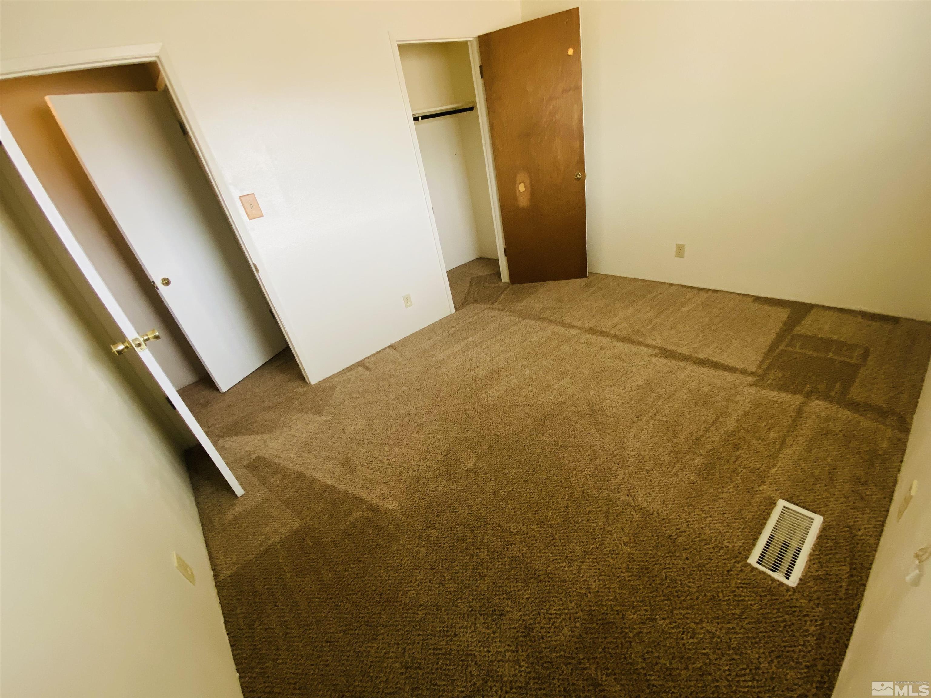 350 Curry Drive Fernley, NV 89408 - Photo 7 of 35 Photo 7