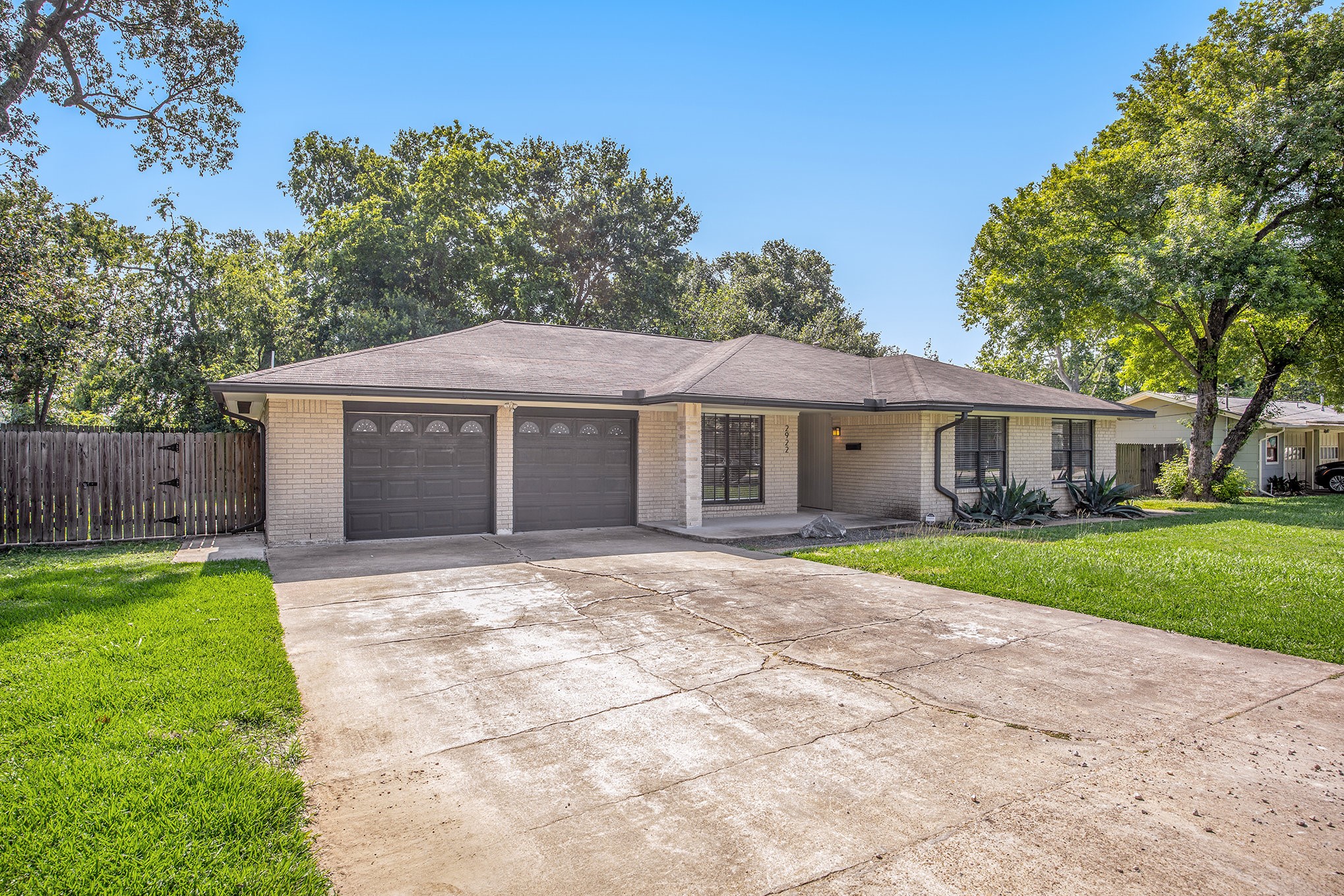 2902 Helberg Road Houston, TX 77092 - Photo 3 of 25 Gallery Image 3