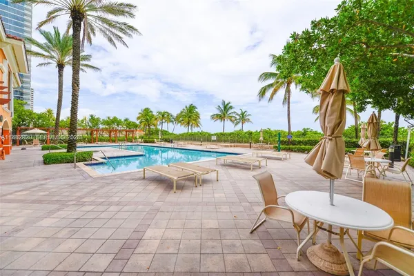 $4,800 | 2069 South Ocean Drive, Unit TH12, Hallandale Beach, FL 33009