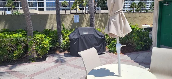 $4,800 | 2069 South Ocean Drive, Unit TH12, Hallandale Beach, FL 33009