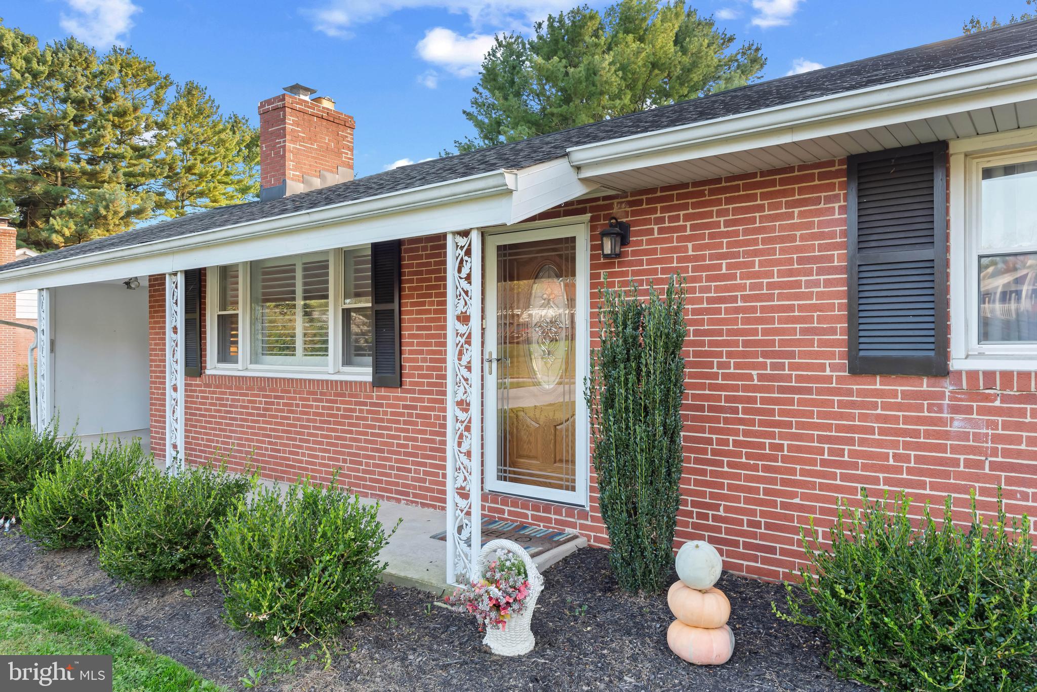 419 Wake Robin Drive Cockeysville, MD 21030 - Photo 12 of 20 a front view of a house with garden