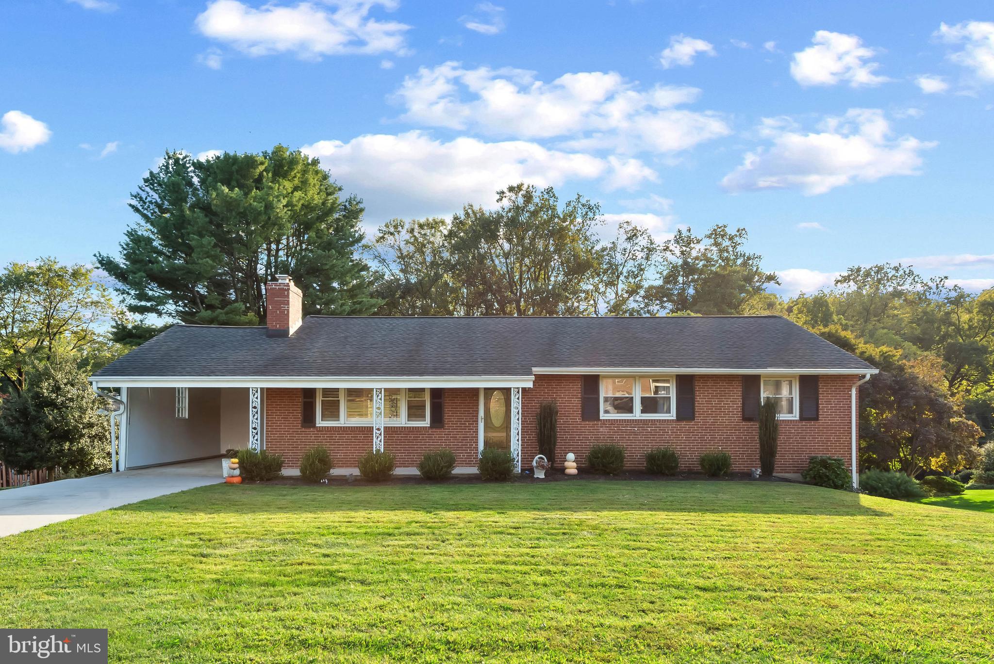419 Wake Robin Drive Cockeysville, MD 21030 - Photo 8 of 20 a view of a yard in front of house