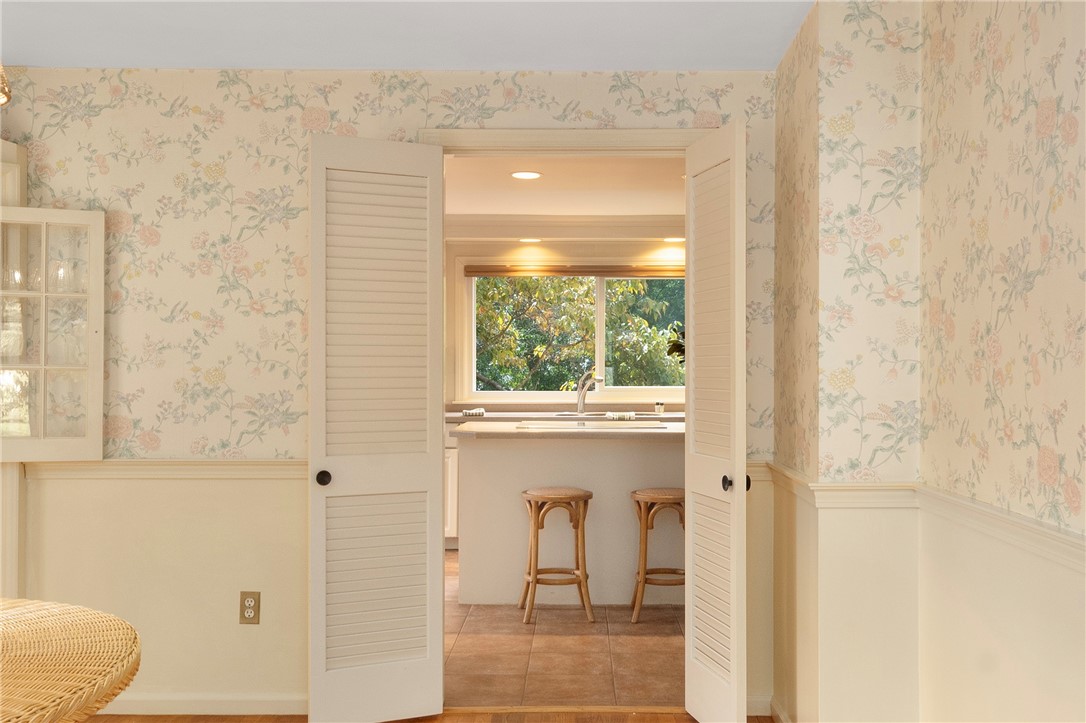 102 Edgewater Road Narragansett, RI 02882 - Photo 12 of 38 Gallery Image 12