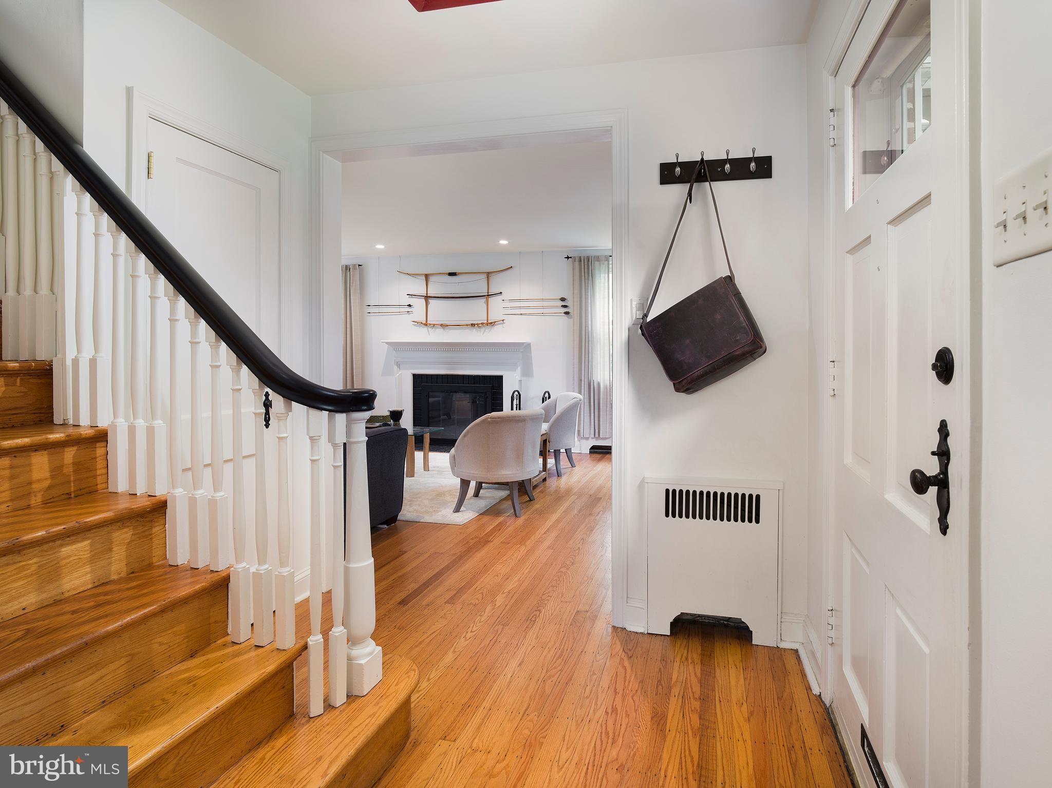 607 Greythorne Road Wynnewood, PA 19096 - Photo 5 of 26 Foyer