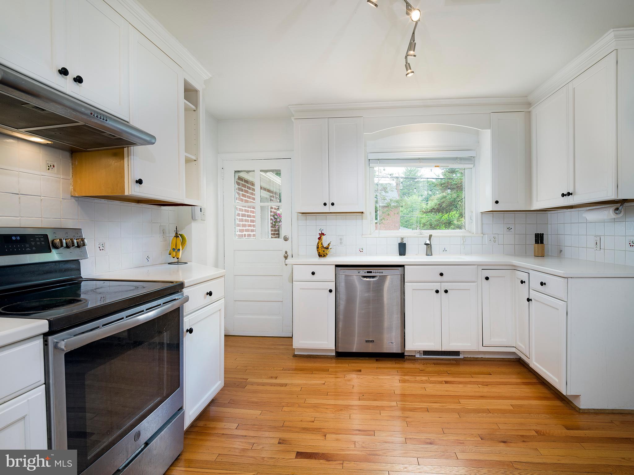 607 Greythorne Road Wynnewood, PA 19096 - Photo 9 of 26 Kitchen