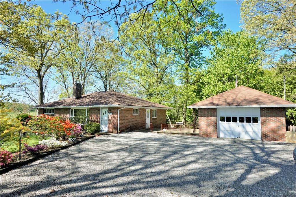 273 Bonniebrook Road Butler, PA 16002 - Photo 3 of 25 Plenty of parking and an oversized 1 stall garage!