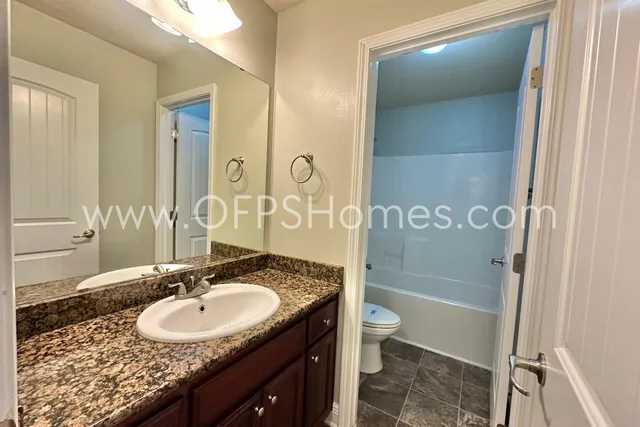 $2,050 | 306 Gauntlet Drive, Crestview, FL 32539