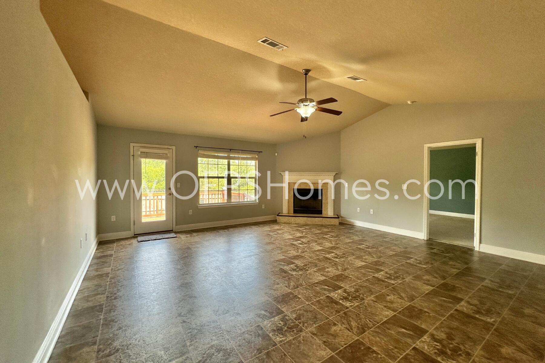 306 Gauntlet Drive Crestview, FL 32539 - Photo 8 of 23 8