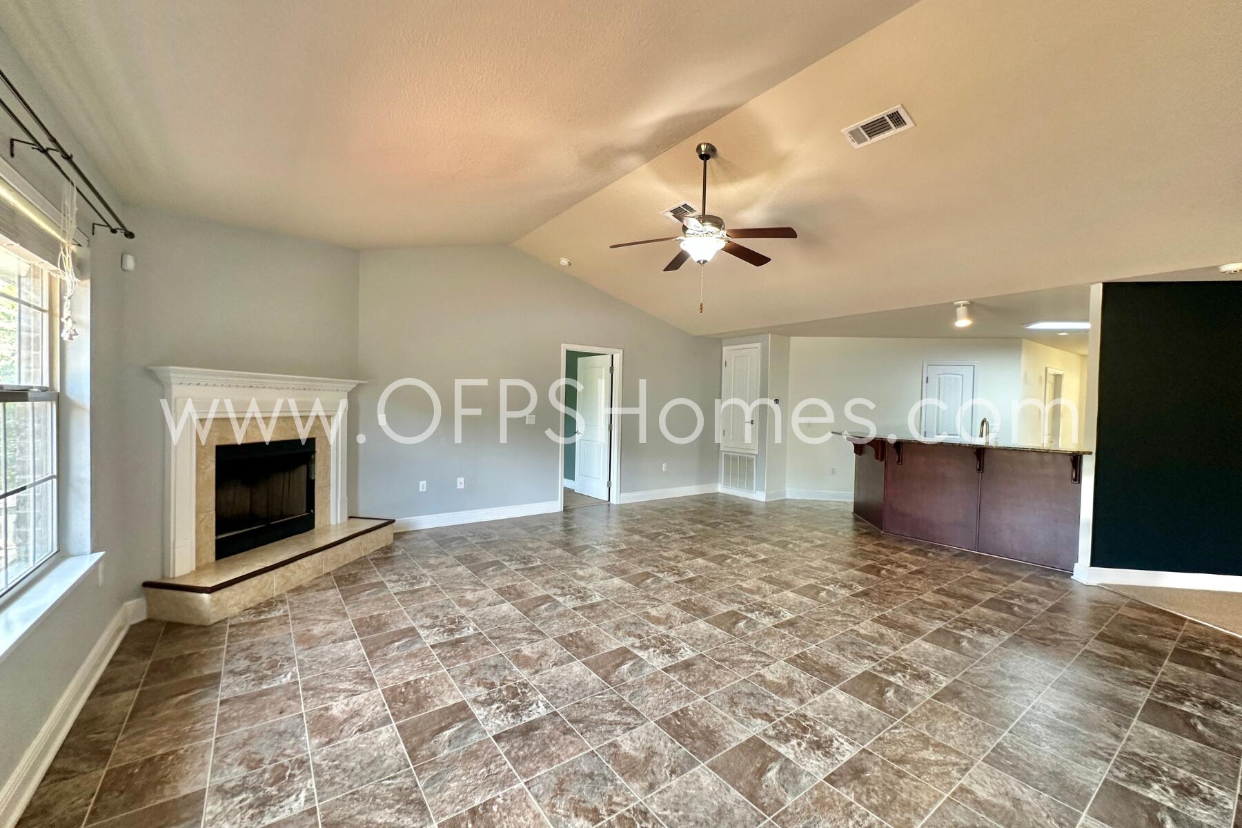 306 Gauntlet Drive Crestview, FL 32539 - Photo 9 of 23 9