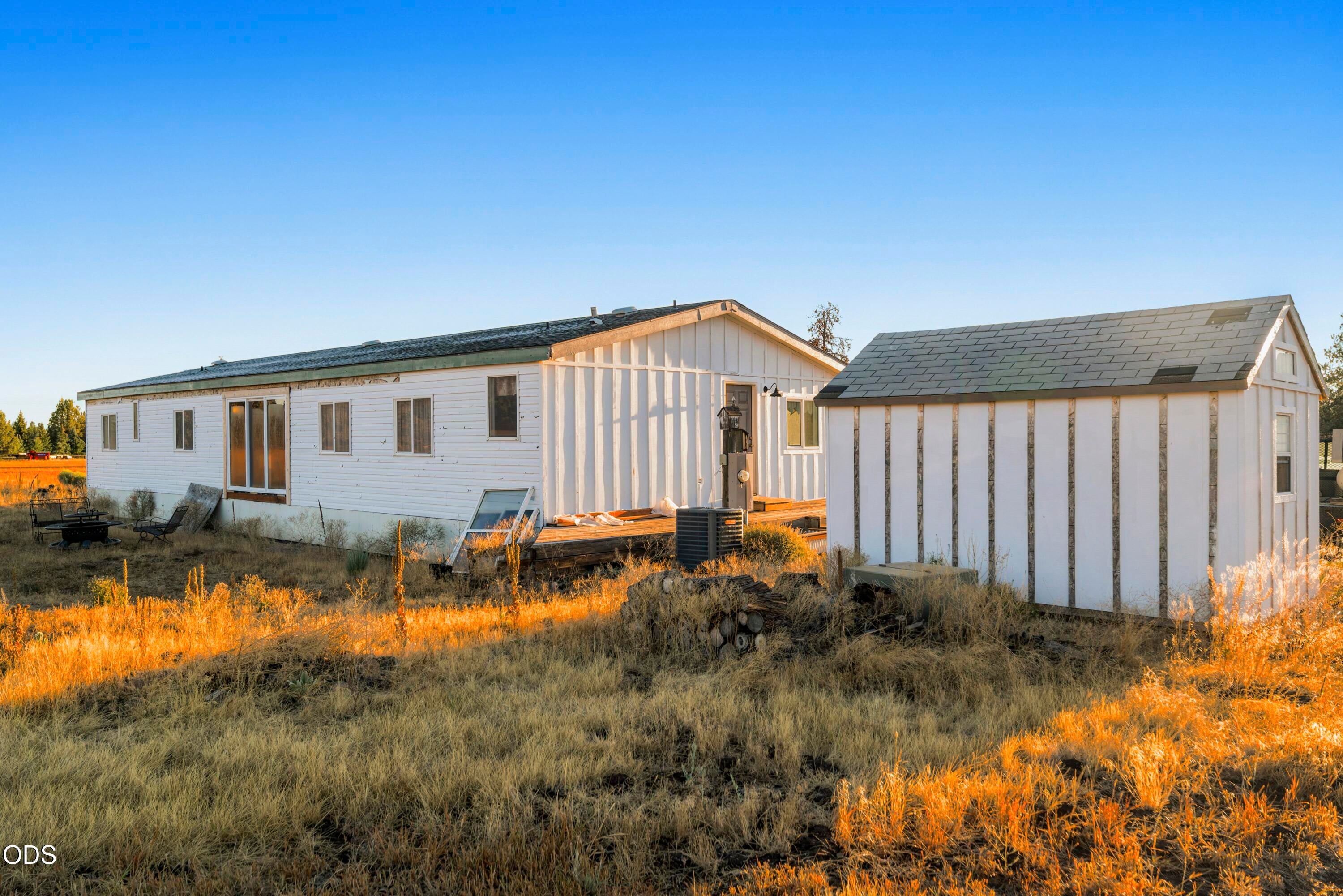 67665 Cloverdale Road Sisters, OR 97759 - Photo 12 of 43 Gallery Image 12