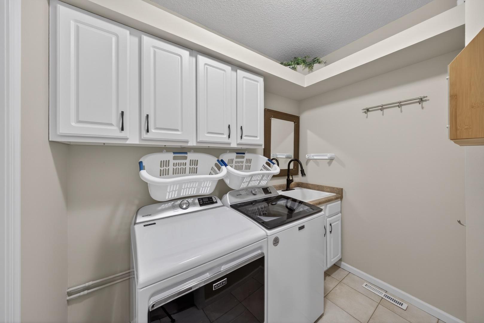 2796 Viola Heights Drive Northeast Rochester, MN 55906 - Photo 17 of 40