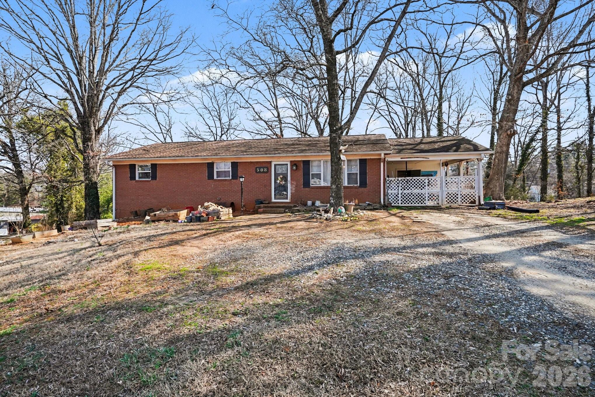 508 Pineywood Road Thomasville, NC 27360 - Photo 2 of 20