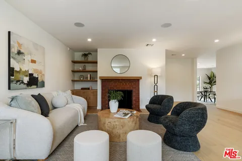 $1,675,000 | 3815 South Cochran Avenue, Los Angeles, CA 90008