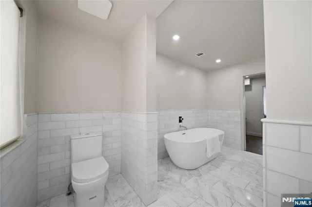 $479,000 | 1110 River Road, Unit 102, Edgewater, NJ 07020