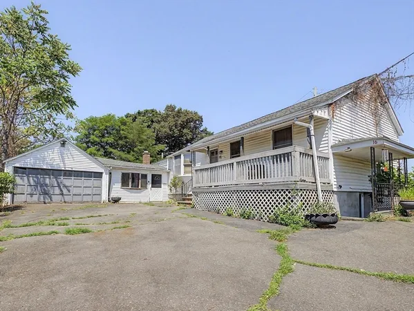 $258,500 | 16 Berger Street, Chicopee, MA 01020